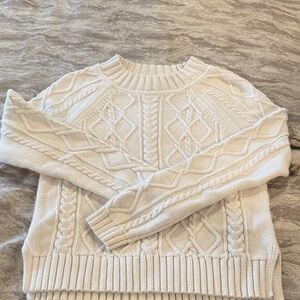Gap women’s xs Cream Cable Knit Crewneck Sweater